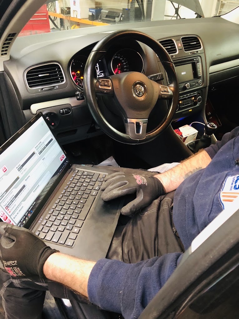 Diagnostic électronique d’un véhicule à la valise